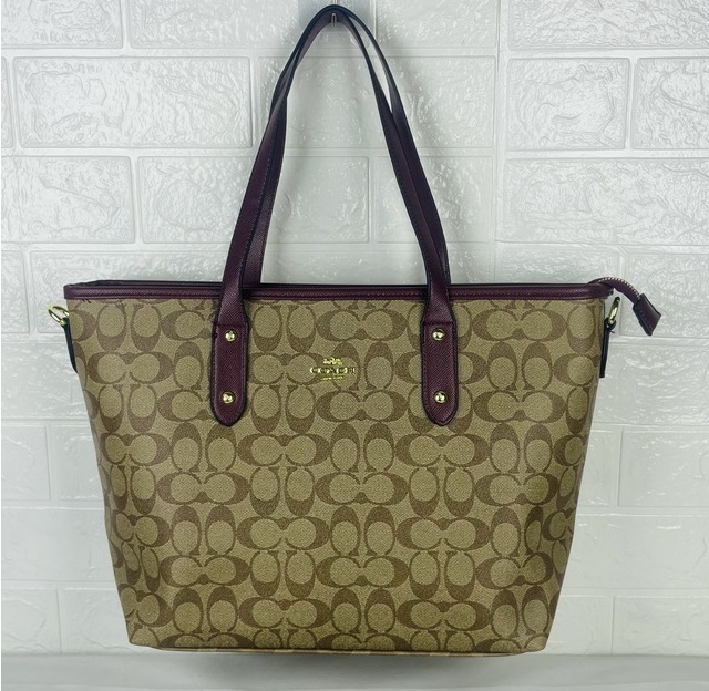 C0ACH Handbags 132